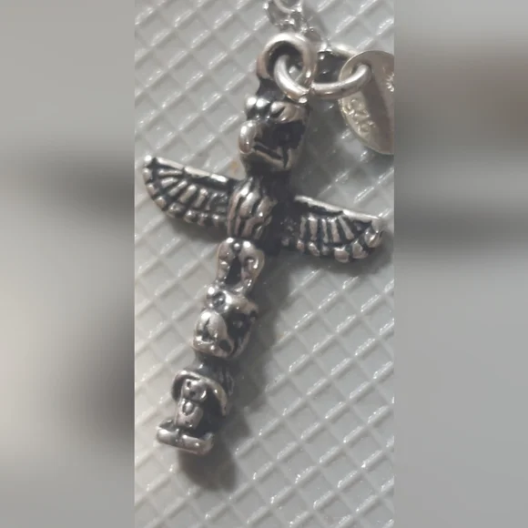 Totem pole charm on sterling chain native - Picture 5 of 13